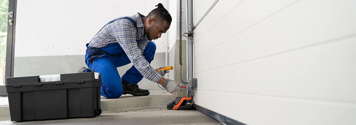 Repair Garage Door Not Closing But Light Flashing in Dunedin, FL